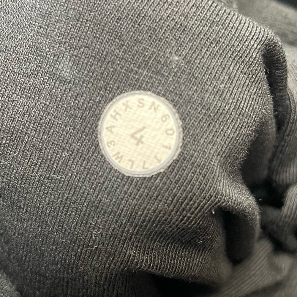 Lululemon Wind Down Pullover Size 4 Euc Black - image 3